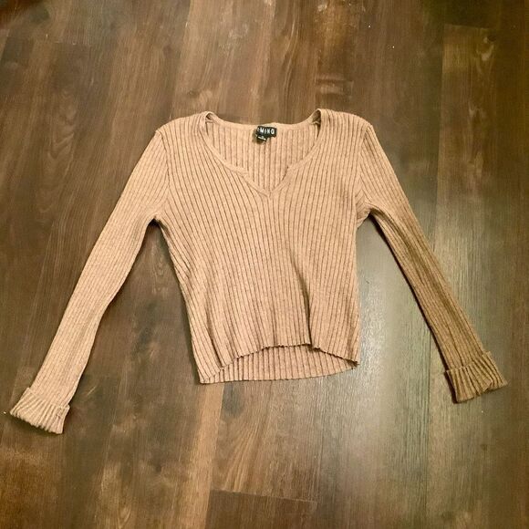 IMING Cropped Knit V-Neck Sweater size medium - Picture 1 of 6